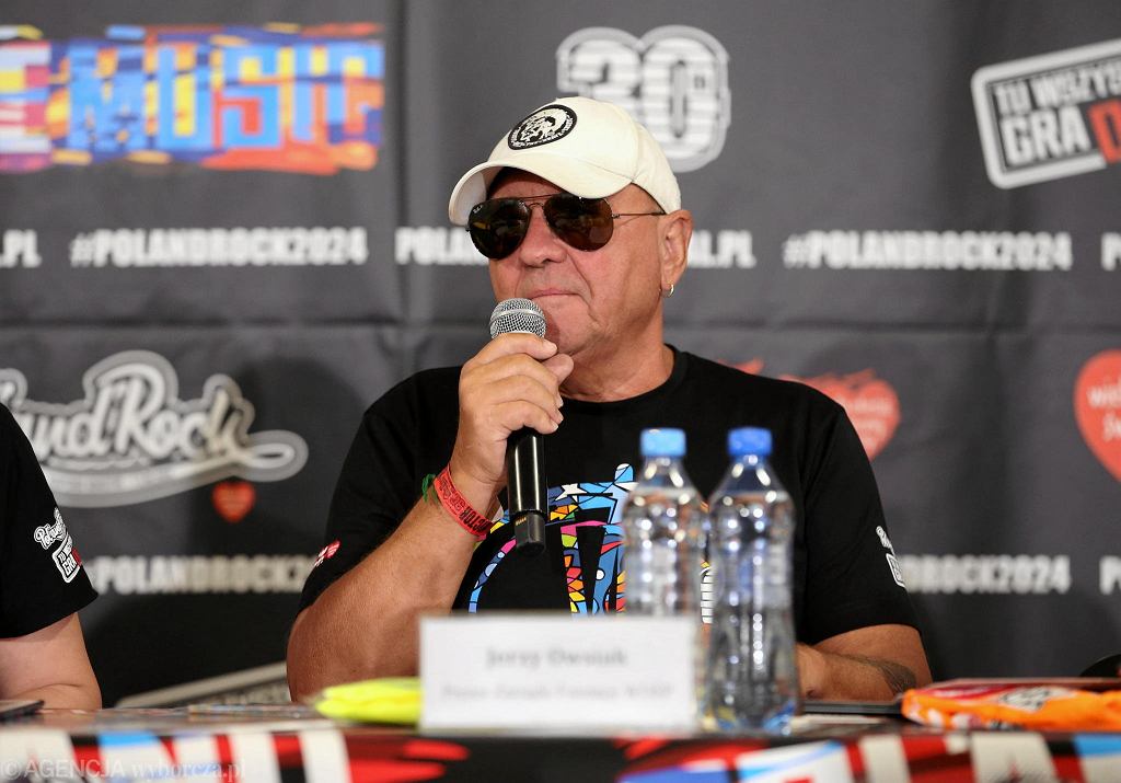 Jerzy Owsiak podczas konferencji prasowej na 30. Pol'and'Rock Festivalu 2024.