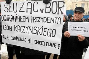 Demonstracja przeciw obnieniu emerytur subom mundurowym. Warszawa, 2 grudnia 2016