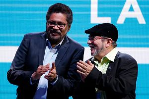 Synni komendanci FARC - Rodrigo Londono, alias 'Timoszenko' (z prawej) oraz Ivan Marquez - podczas odbywajcego si w Bogocie kongresu byej partyzantki