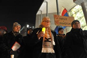 Protest przed Sdem Okrgowym w Katowicach przeciwko ustawie kagacowej