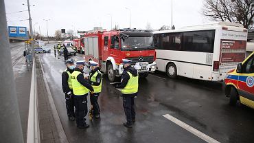 Wypadek autokaru na Dolnym lsku. Na miejscu ldowa migowiec LPR