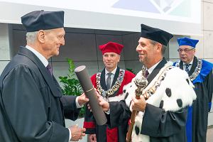 Prof. Micha Kleiber (z lewej) ju z doktoratem honoris causa ZUT.