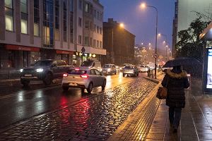 Osiedlowi radni ze Starego Miasta uwaaj, e ul. Garbary nie zmieci nowej linii tramwajowej. Miejscy projektanci s innego zdania.