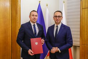 Wiceminister infrastruktury Pawe Gancarz (z lewej) i Dariusz Klimczak, minister infrastruktury