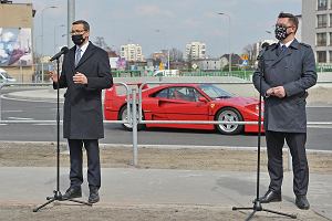 Premier Mateusz Morawiecki i prezydent Katowic Marcin Krupa podczas otwarcia ronda w Piotrowicach w 2022 r. Jego patronem zostaa Wielka Orkiestra witecznej Pomocy