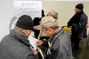 Grudzie 2017 r., Katowice. Zbieranie podpisw przeciwko ustawie dezubekizacyjnej