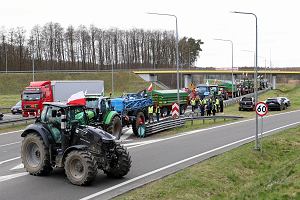 17 marca 2024 r. Protest rolnikw na drodze S3. Blokada wza Parwko na trasie do winoujcia