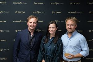 Jury tegorocznej edycji Chivas Venture. Od lewej: Marian Owerko, Agnieszka Maciejowska i Artur Kurasiki