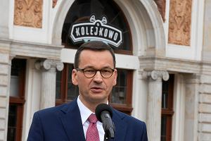 Premier Mateusz Morawiecki ogosi, e pocigi wrc na Dworzec wiebodzki.