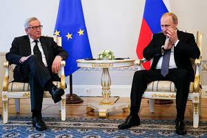 Jean-Claude Juncker  - przewodniczcy Komisji Europejskiej - podczas rozmowy z Wadimirem Putinem. Sankcje dla Rosji zostan przeduone