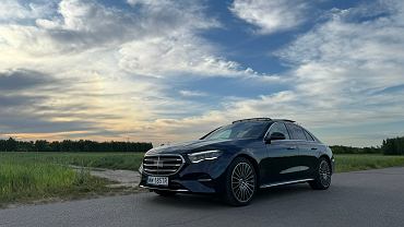 Mercedes E300e 4MATIC. Hybrydowa Klasa E z prdem i benzyn. Podcz gwiazd do prdu