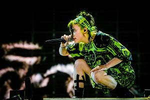 Billie Eilish jest jedn z 200 artystek, ktre podpisay si pod listem otwartym przestrzegajcym przed szkodliwym wpywem sztucznej inteligencji na bran muzyczn