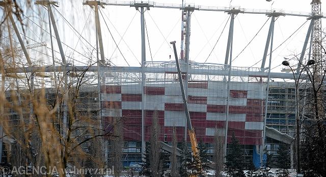 Monta elewacji Stadionu Narodowego