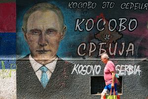 Belgrad, mural z napisem 'Kosowo to Serbia' i podobizn Wadymira Putina