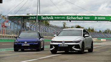 Dwa hardkorowe kompakty: Volkswagen Golf R i GTI Clubsport. Warto poczeka na tego drugiego!