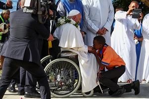 Papie Franciszek podczas pielgrzymki do Papui-Nowej Gwinei. 8 wrzenia 2024 r.