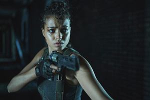 Ella Balinska jako Jade w 'Resident Evil: Remedium'