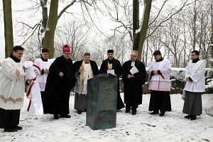 Centralna uroczysto Tygodnia Ekumenicznego w Rokiciu. Msza w. i odsonicie pomnika pierwszego polskiego tumaczenia Nowego Testamentu