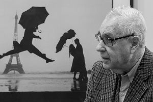 W Nowym Jorku w wieku 95 lat zmar Elliott Erwitt, legenda wiatowej fotografii. Czonek agencji Magnum i jeden z najwaniejszych fotografw XX wieku. Na zdjciu: Elliott Erwitt podczas targw Paris Photo w 2013 r.