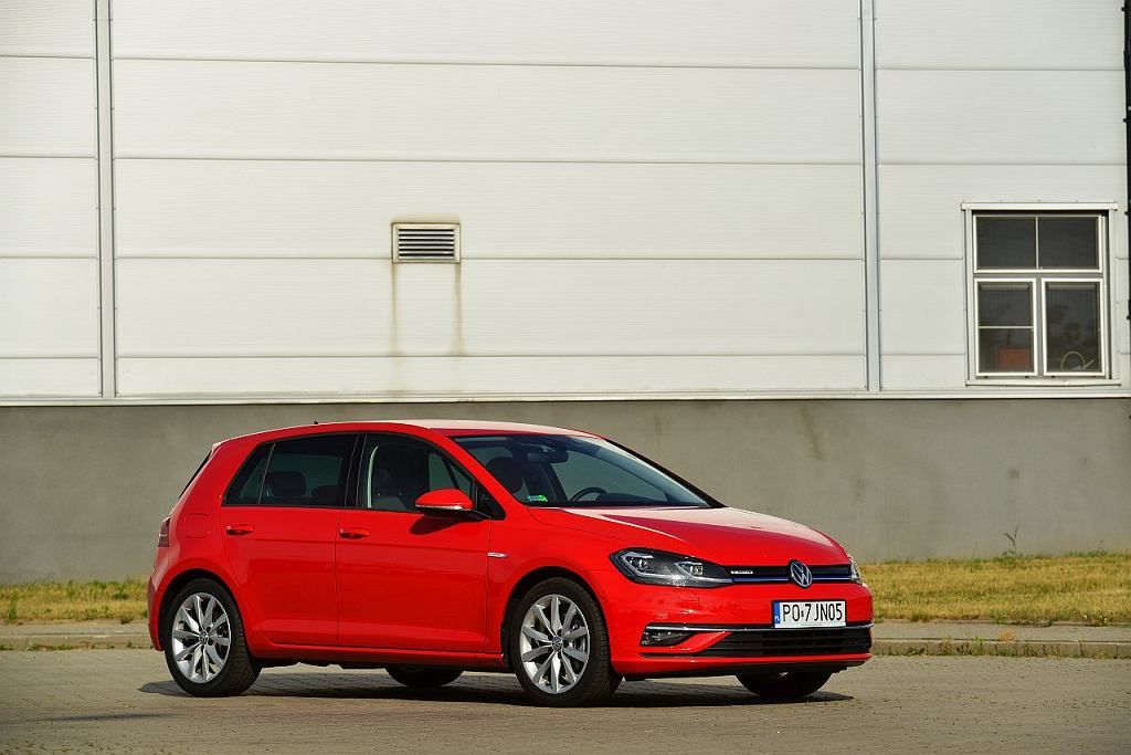 Ford Focus 2.0 EcoBlue vs. VW Golf 2.0 TD