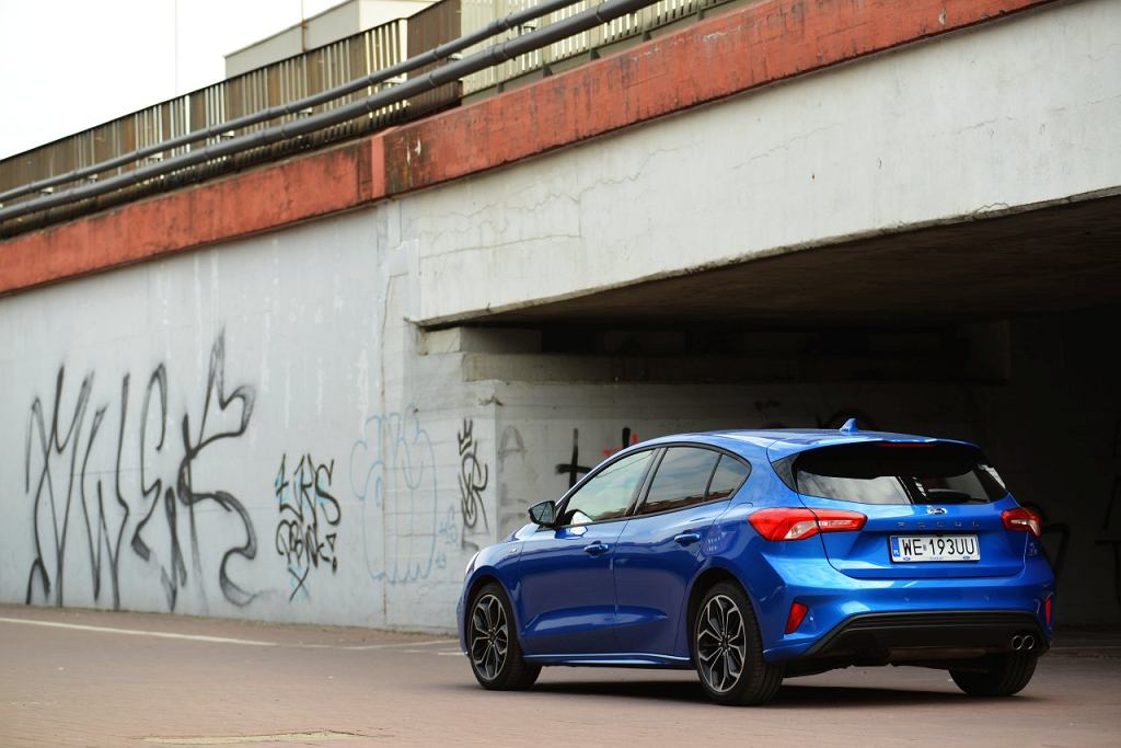 Ford Focus 2.0 EcoBlue vs. VW Golf 2.0 TD