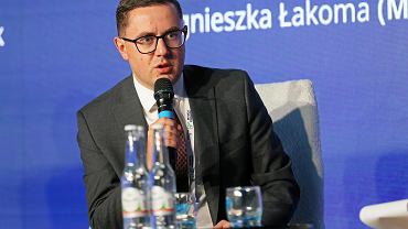 Afera z udziaem wiceministra z PSL Jacka Tomczaka. Partia milczy, rzecznik nie wie, o co chodzi