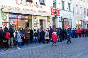 Ogromna kolejka po bezpatne wejciwki na spotkanie z himalaist Adamem Bieleckim