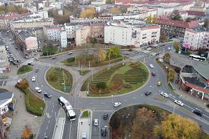 Rondo Giedroycia. Gdyby je take zmodernizowano autobusy linii B i 87 mogyby przejeda przez jego rodek