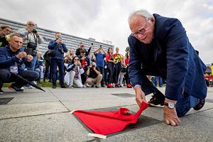 Aleja Gwiazd Siatkwki na 50-lecie Spodka. Mistrzowie wiata odcisnli donie pod Spodkiem. Waldemar Wspaniay