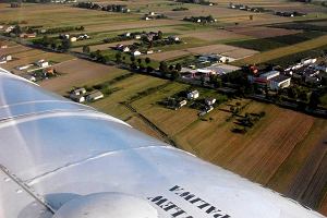 W cigu ostatnich 10 lat najwicej mieszkacw przybyo w gminach Zakrzew i Kowala - po 1,6 tys. 1,3 tys. wicej mieszkacw ma Jedlnia-Letnisko, a o rwny tysic Skaryszew