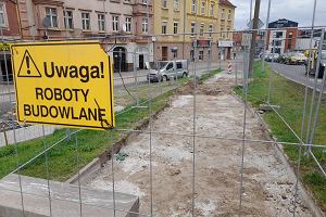 Naprawa drogi dla pieszych i rowerzystw na pl. Poznaskim w Bydgoszczy