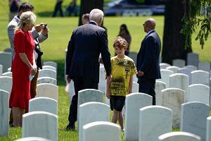 31.05.2021, spotkanie Joe Biden z polskim dziennikarzem i jego rodzin na cmentarzu w Arlington w Wirginii.