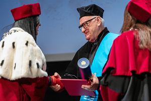 Jacek Cygan z doktoratem Honoris Causa Akademii WSB w Dbrowie Grniczej