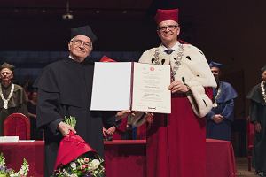 Polski pedagog prof. Tadeusz Andrzej Pilch odebra w rod (31 maja) tytu doktora honoris causa Uniwersytetu w Biaymstoku. Jest 22. osob, ktrej Senat UwB nada t godno.