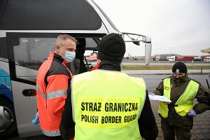 Koronawirus. Kobaskowo. Przejcie graniczne z Niemcami. Pierwsze kontrole sanitarne autobusw i busw 