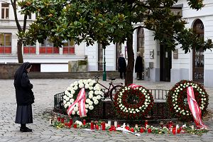 04.11.2020, Wiede. Wiece i znicze w miejscu, w ktrym doszo do zamachu terrorystycznego.