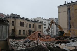 Roboty wyburzeniowe w dawnym Szpitalu Dziecicym Bersohnw i Baumanw przy ul. Siennej 60 i liskiej 51 w Warszawie