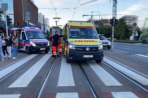 Miejsce potrcenia pieszego przez ambulans na ulicy Marszakowskiej przy skrzyowaniu ze witokrzysk