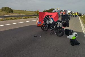 Wypadek z udziaem motocyklisty koo wza 'Woniki' na autostradzie A1.