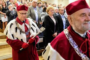 Uroczysto nadania godnoci doktora honoris causa profesorowi Shimonowi Redlichowi