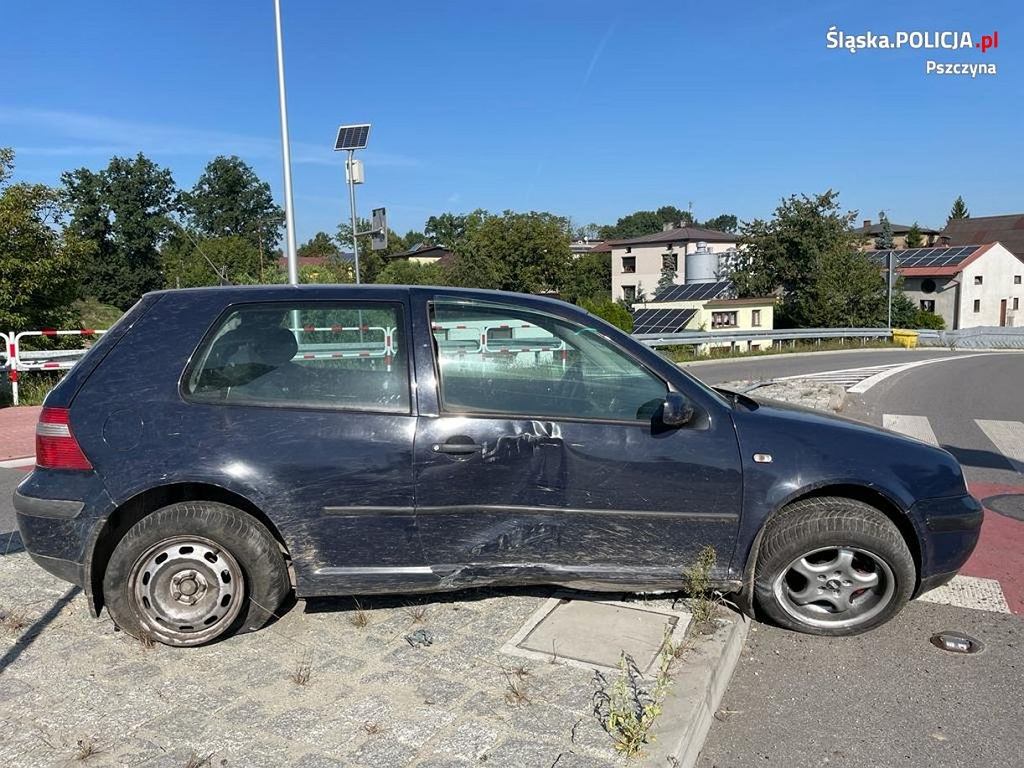 22-letni obywatel Ukrainy prowadzi pijany i rozbi Volkswagena Golfa