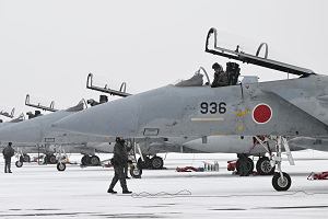 Japoskie samoloty F-15 w bazie Chitose na wyspie Hokkaido.