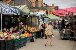 Bazar przy Hali Mirowskiej w Warszawie