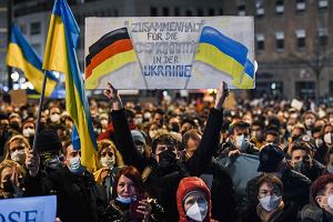 25.02.2022 Niemcy, Dortmund. Manifestacja poparcia dla zaatakowanej Ukrainy.