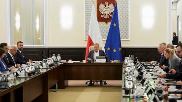 Rzd niespodziewanie zmienia zdanie ws. pensji minimalnej. Jest zaskoczenie