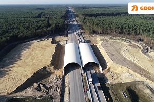 Budowa poudniowej nitki autostrady A18 na odcinku Iowa-Golnice, listopad 2022 r.