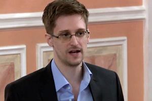 Edward Snowden schroni si w Rosji przed zarzutami szpiegostwa, jakie dosta w USA.