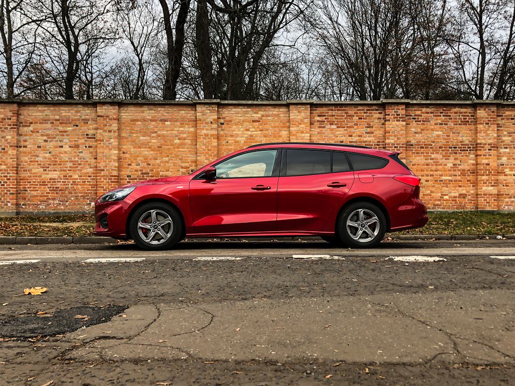 Ford Focus 1.0 EcoBoost Hybrid 155 KM mHEV