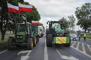 Protest przeciw CPK. Blokada drogi krajowej nr 92 we wsi Topoowa, gmina Teresin midzy Warszaw a Sochaczewem