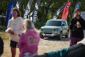 Land Rover Defender i kitesurfing w Kunicy